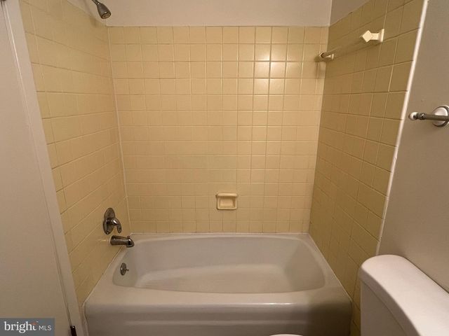 5566 BURNSIDE DR, Rockville, MD 20853