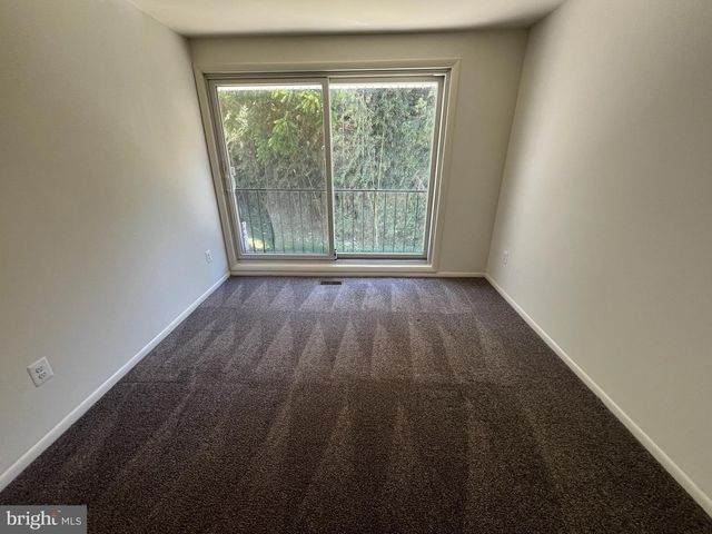 5566 BURNSIDE DR, Rockville, MD 20853
