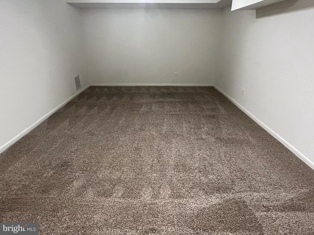5566 BURNSIDE DR, Rockville, MD 20853