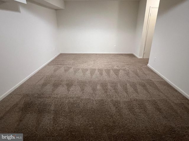 5566 BURNSIDE DR, Rockville, MD 20853