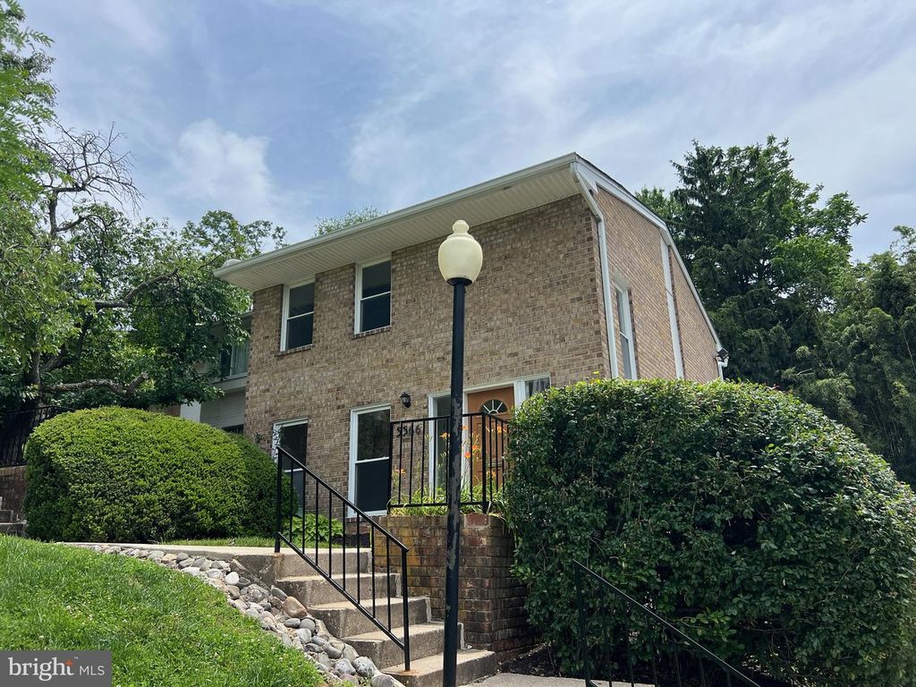 5566 BURNSIDE DR, Rockville, MD 20853