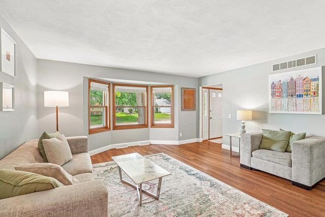 5838 Roanoke Drive, Fitchburg, WI 53719
