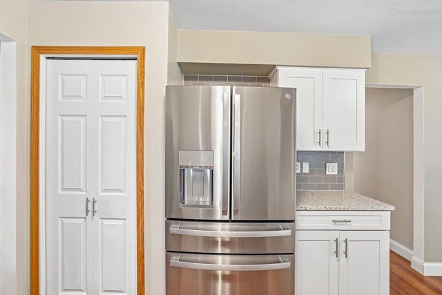 5838 Roanoke Drive, Fitchburg, WI 53719