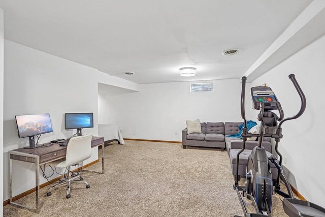 5838 Roanoke Drive, Fitchburg, WI 53719