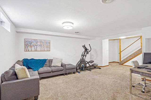5838 Roanoke Drive, Fitchburg, WI 53719