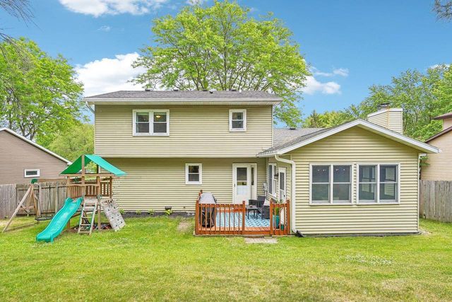 5838 Roanoke Drive, Fitchburg, WI 53719