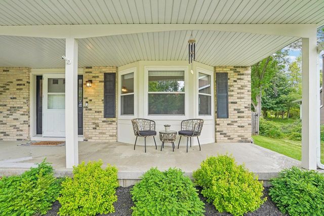 5838 Roanoke Drive, Fitchburg, WI 53719