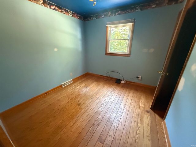 2413 Spice Valley Road, Mitchell, IN 47446