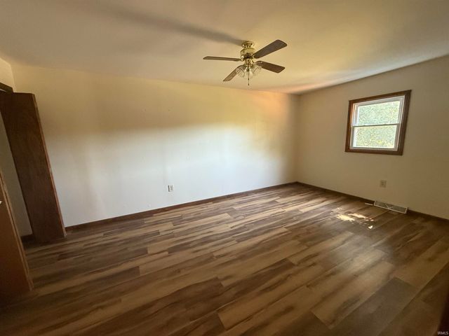 2413 Spice Valley Road, Mitchell, IN 47446