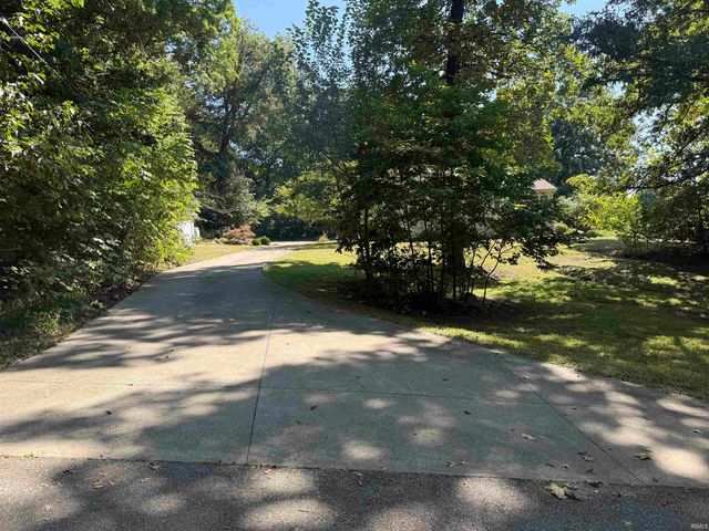 2413 Spice Valley Road, Mitchell, IN 47446