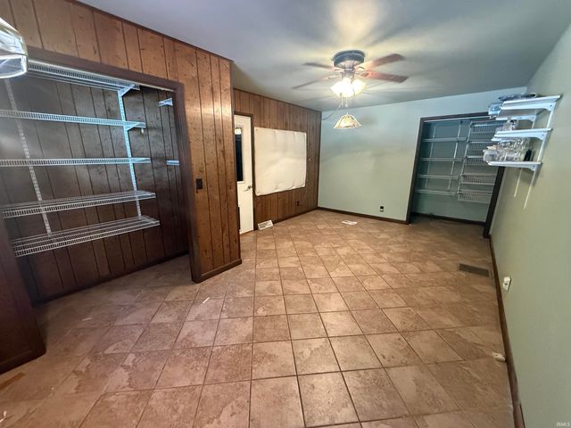 2413 Spice Valley Road, Mitchell, IN 47446