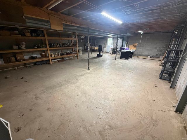 2413 Spice Valley Road, Mitchell, IN 47446