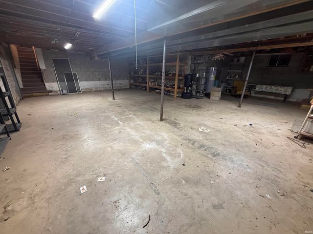 2413 Spice Valley Road, Mitchell, IN 47446