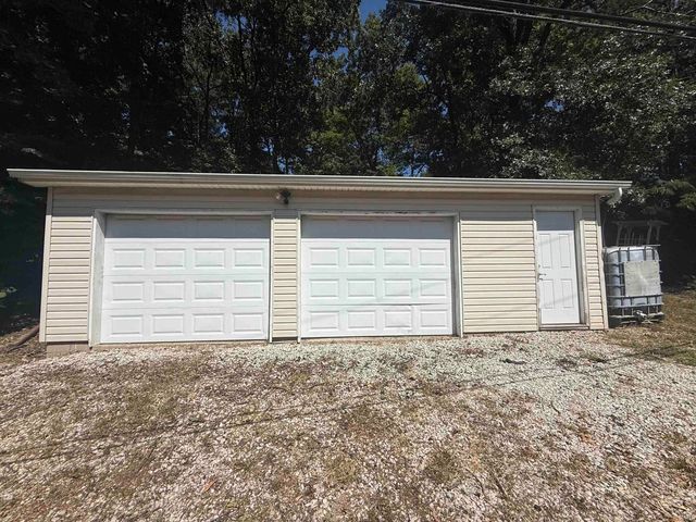 2413 Spice Valley Road, Mitchell, IN 47446