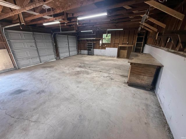 2413 Spice Valley Road, Mitchell, IN 47446