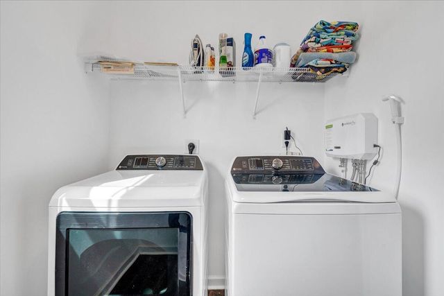 131 Belvior CIR, Moneta, VA 24121