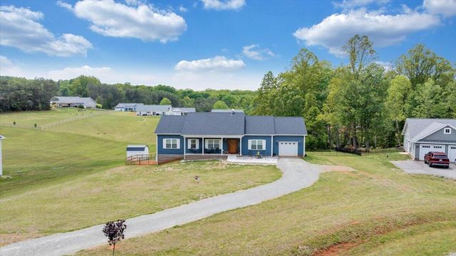 131 Belvior CIR, Moneta, VA 24121