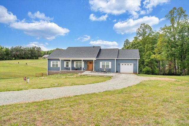 131 Belvior CIR, Moneta, VA 24121