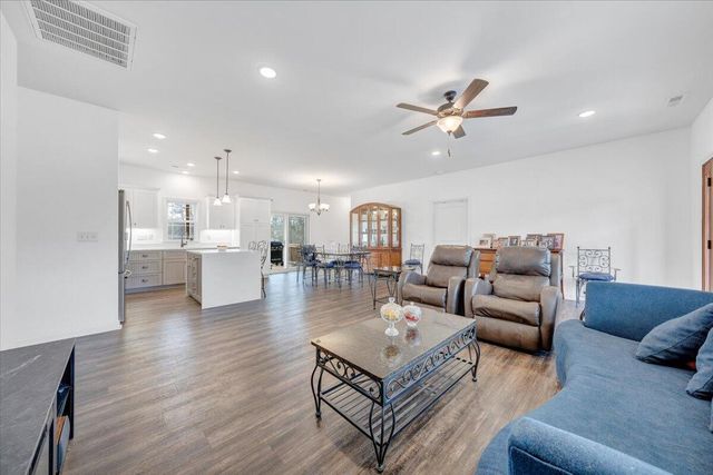 131 Belvior CIR, Moneta, VA 24121