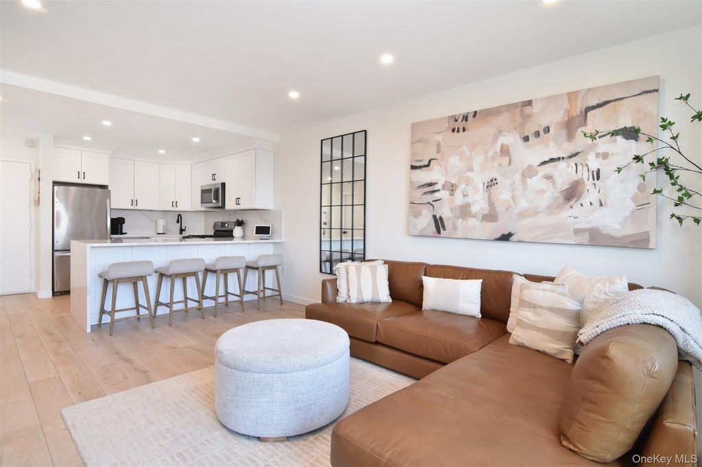 703 Pelham Road 513, New Rochelle, NY 10805 — photo 2