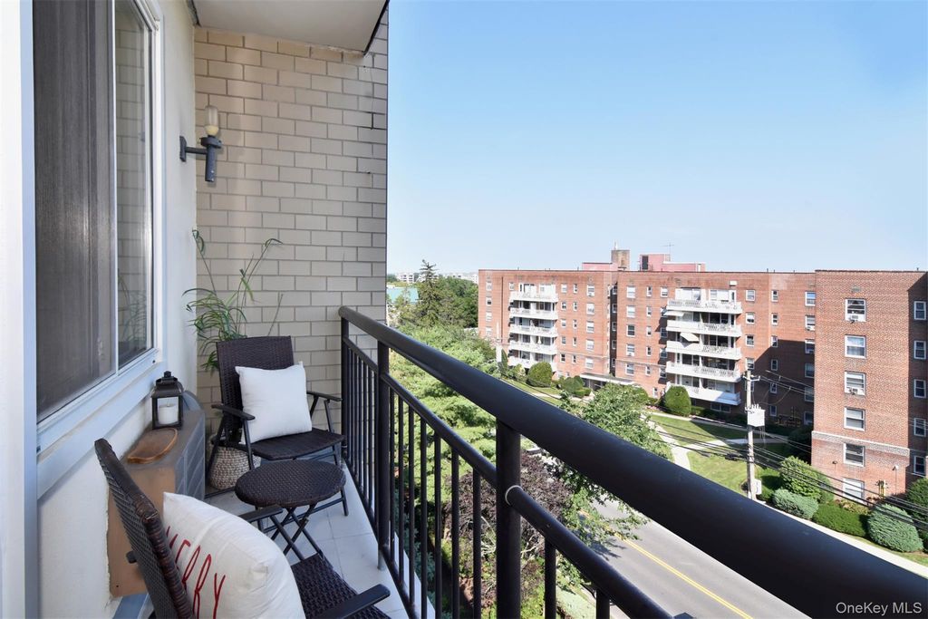 703 Pelham Road 513, New Rochelle, NY 10805 — photo 5