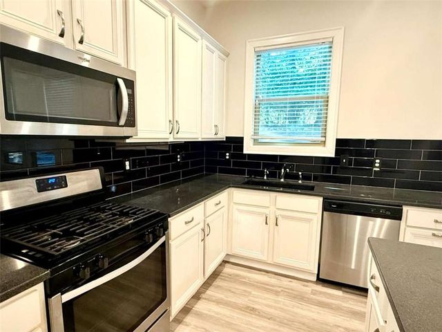 335 Oakleigh Manor Drive, Fayetteville, GA 30215