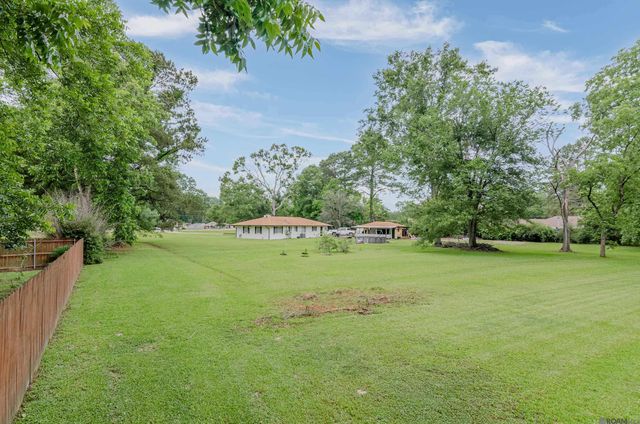 9448 Foster Rd, Baton Rouge, LA 70811