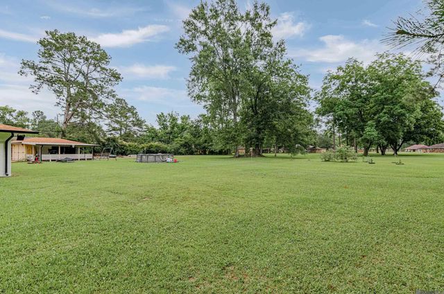 9448 Foster Rd, Baton Rouge, LA 70811