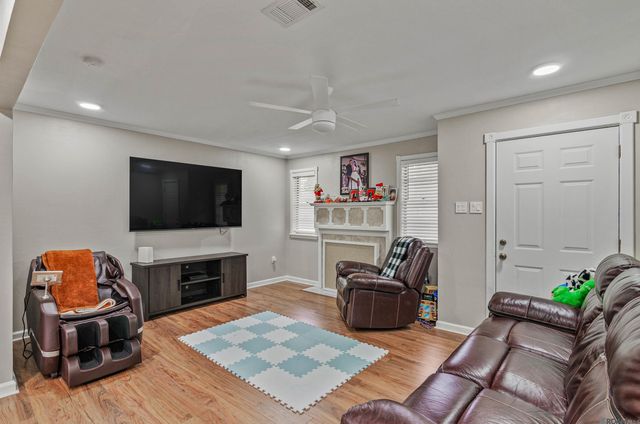 9448 Foster Rd, Baton Rouge, LA 70811