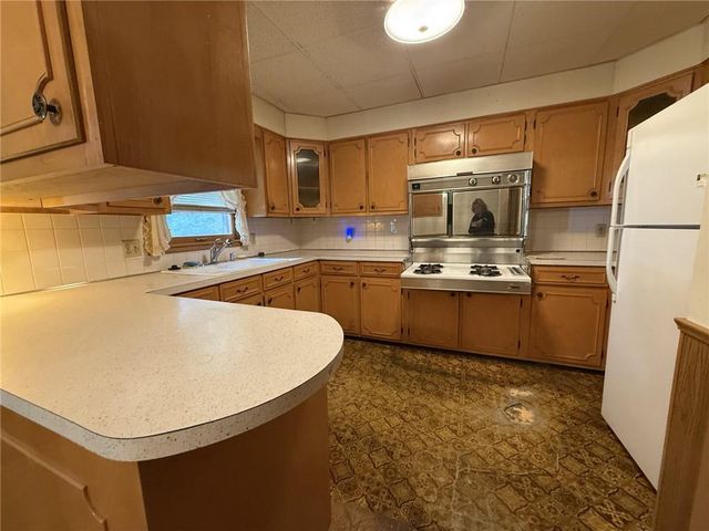 3316 Scott Street, St Joseph, MO 64507