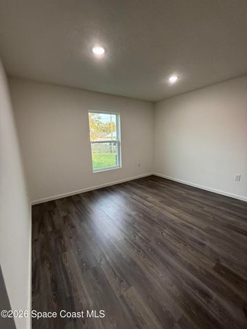 487 Wiltshire Avenue SW, Palm Bay, FL 32908