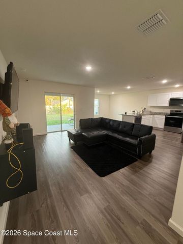 487 Wiltshire Avenue SW, Palm Bay, FL 32908