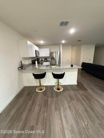 487 Wiltshire Avenue SW, Palm Bay, FL 32908