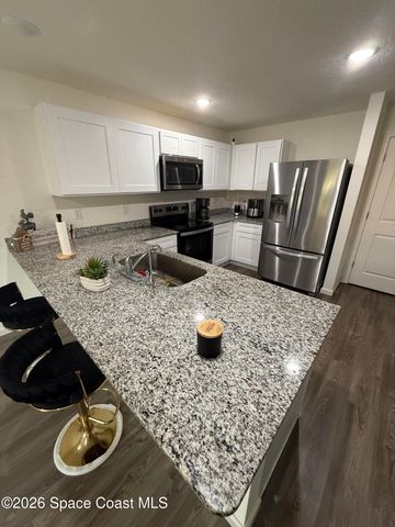 487 Wiltshire Avenue SW, Palm Bay, FL 32908