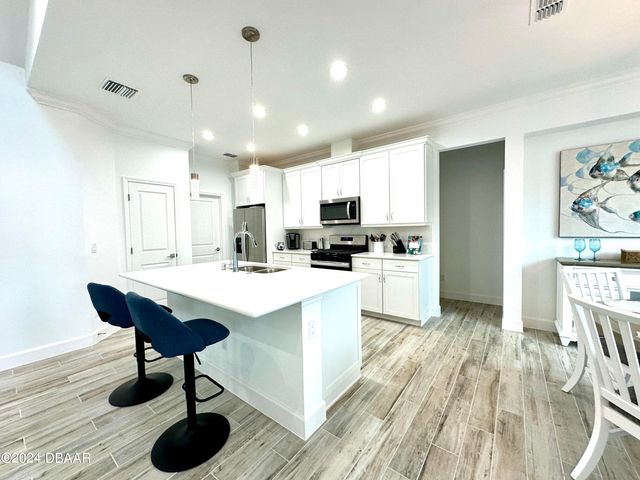 261 Hang Loose Way, Daytona Beach, FL 32124