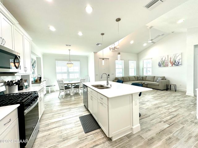 261 Hang Loose Way, Daytona Beach, FL 32124