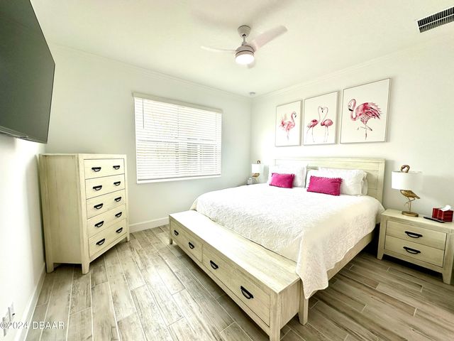 261 Hang Loose Way, Daytona Beach, FL 32124