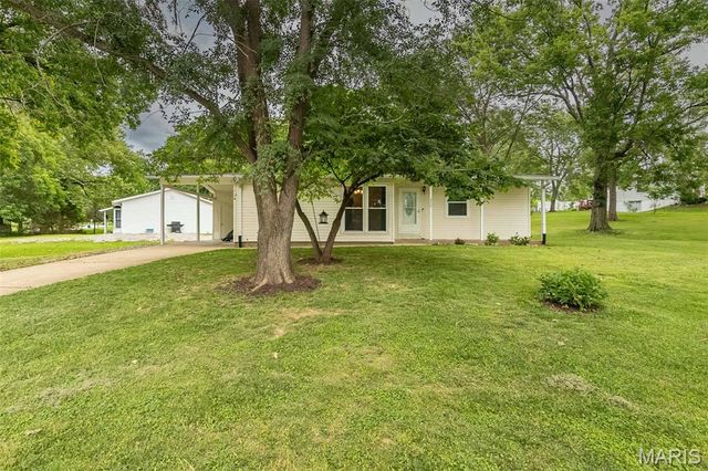 250 Sunset Drive, Ballwin, MO 63011
