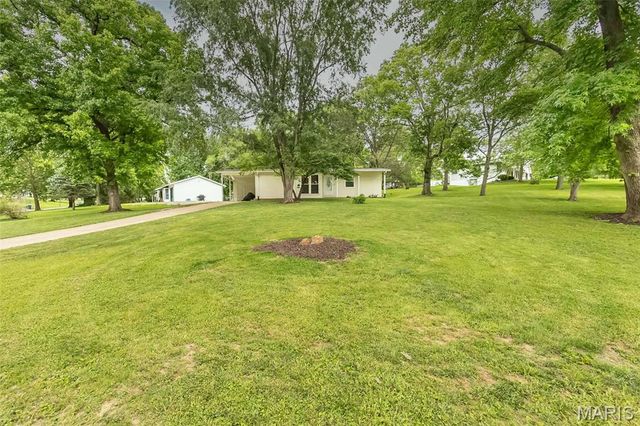250 Sunset Drive, Ballwin, MO 63011