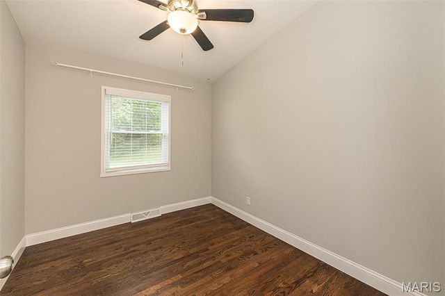 250 Sunset Drive, Ballwin, MO 63011