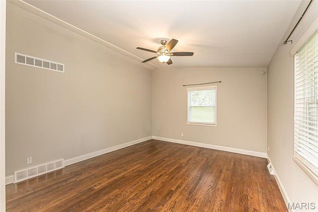 250 Sunset Drive, Ballwin, MO 63011