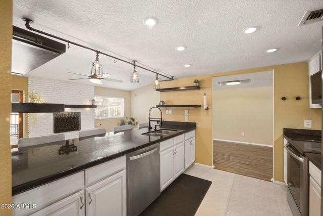 5832 W FRIER Drive, Glendale, AZ 85301