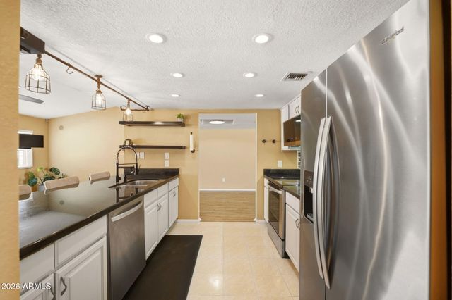 5832 W FRIER Drive, Glendale, AZ 85301