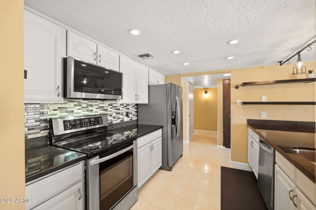 5832 W FRIER Drive, Glendale, AZ 85301