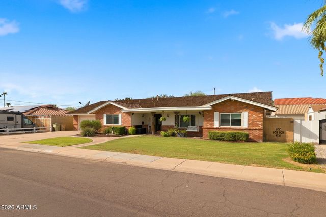 5832 W FRIER Drive, Glendale, AZ 85301