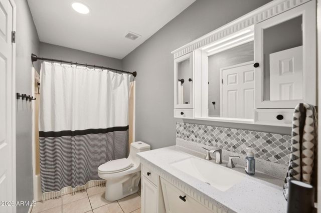 5832 W FRIER Drive, Glendale, AZ 85301