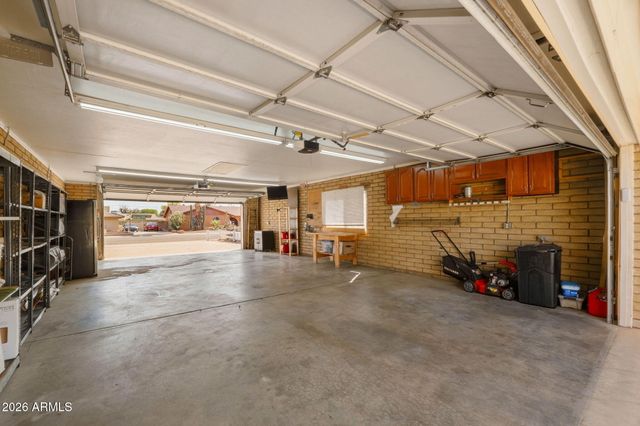 5832 W FRIER Drive, Glendale, AZ 85301