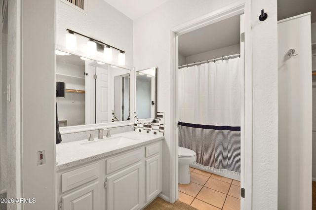 5832 W FRIER Drive, Glendale, AZ 85301