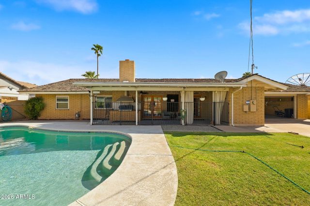5832 W FRIER Drive, Glendale, AZ 85301