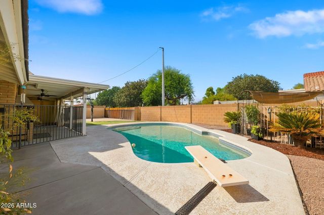 5832 W FRIER Drive, Glendale, AZ 85301